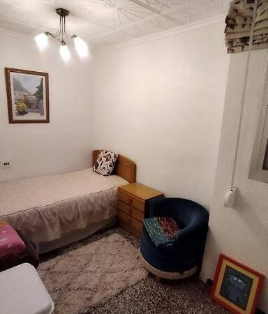 Charming Three Bedroom Apartment In Alcoi Экстерьер фото